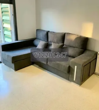 Divano Chaiselongue in Tessuto Antimacchia Aqualine, Ideale per Famiglie e Animali Domestici, Sedili Scorrevoli e Schienale Reclinabile, Include 2 Pouf e Cuscini, Grigio Scuro/Grigio Chiaro/Beige