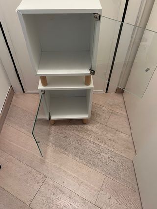 Coppia componibili con anta vetro e rialzo