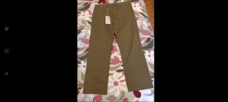 Pantalón de vestir verde oliva sin estrenar