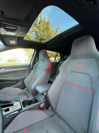 Volkswagen Golf 2025