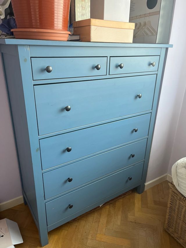 Cómoda azul de madera Ikea