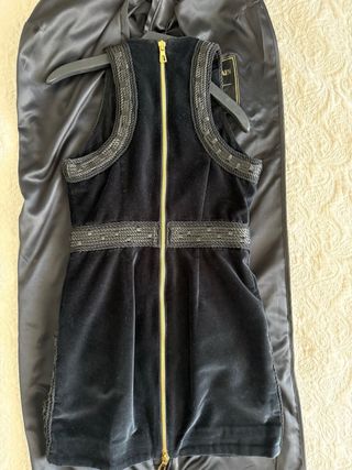 Vestido Balmain & H&M.  Negro