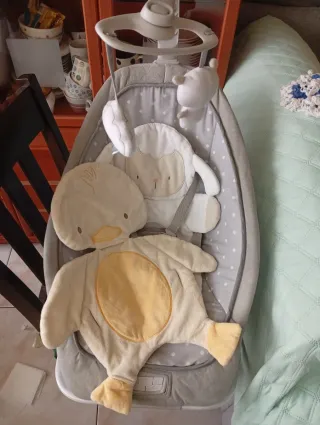 Hamaca mecedora bebé vibración y sonidos