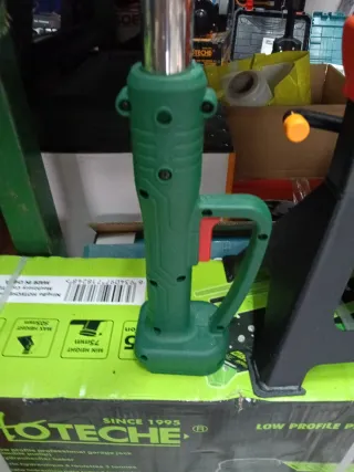 Asta telescopica regolabile