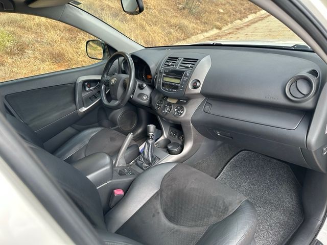 Toyota RAV4 2013