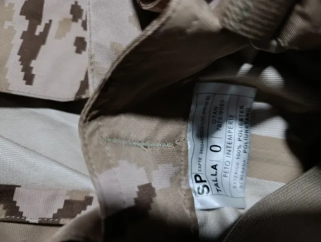 Uniforme de Intemperie Árido Pixelado Talla 0