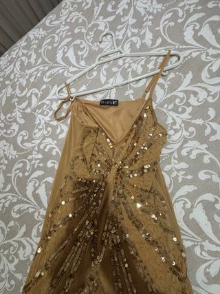 Vestido de fiesta dorado con lentejuelas