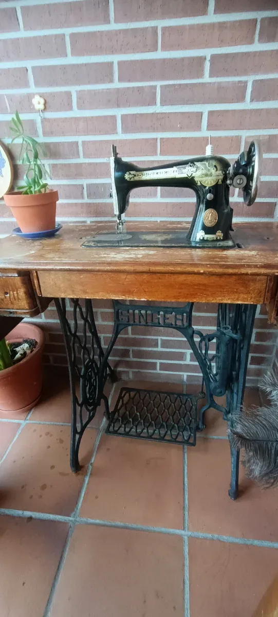 Máquina de coser antigua Singer