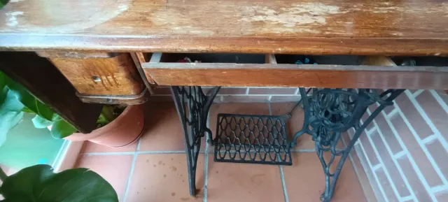 Máquina de coser antigua Singer