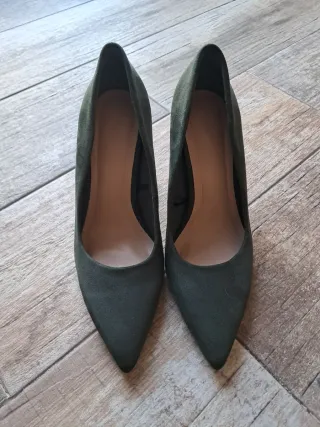 Zapatos de terciopelo verde botella