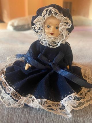 Muñeca de porcelana antigua