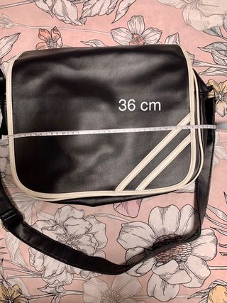 Cartera efecto piel negro y blanco