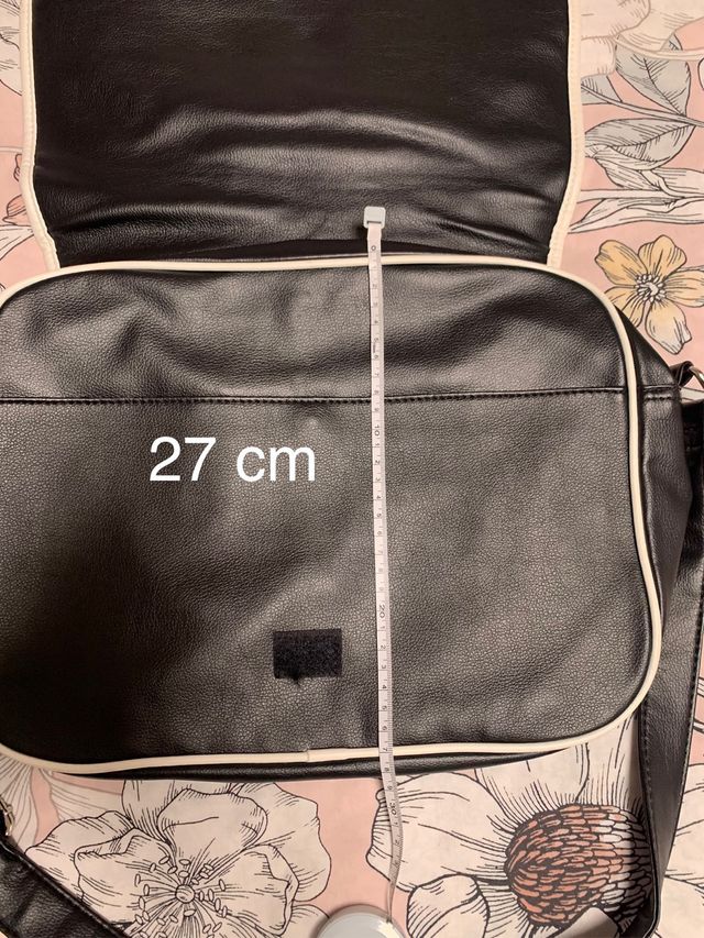 Cartera efecto piel negro y blanco