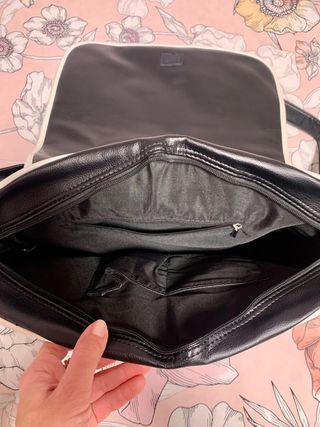 Cartera efecto piel negro y blanco