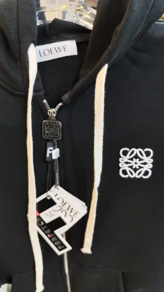 Conjunto deportivo Loewe mujer negro y blanco