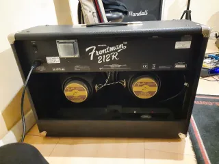 Amplificatore Fender Frontman 212R