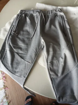 Pantalón de chándal gris