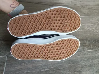 Scarpe Vans Viola e Bianche