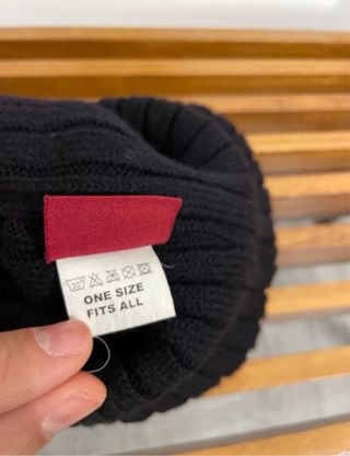 Berretto Onitsuka Tiger nero con scritta