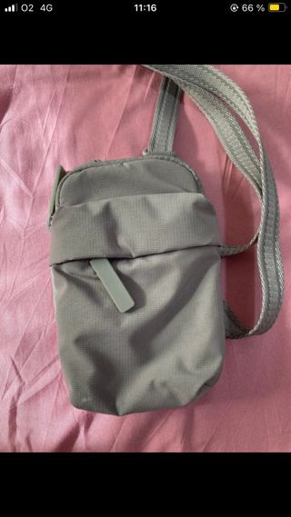 Bolso pequeño deportivo gris