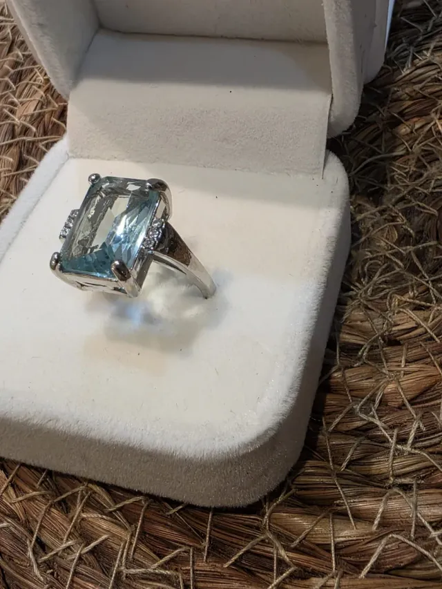 Anel de Prata com Água-marinha Retangular