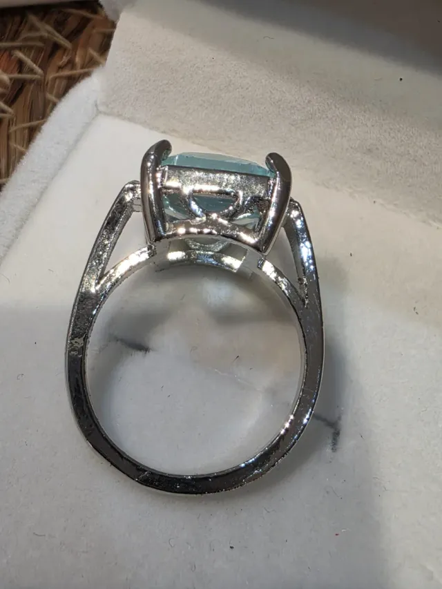 Anel de Prata com Água-marinha Retangular