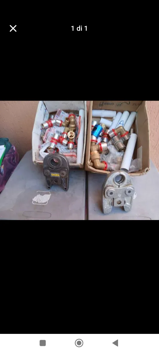 Raccordi idraulici e pinza