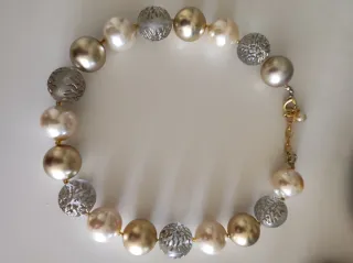 Gargantilla perlas y cuentas doradas/plateadas