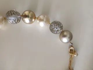 Gargantilla perlas y cuentas doradas/plateadas
