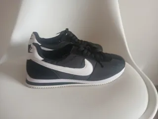 Deportivas Nike Negras y Blancas