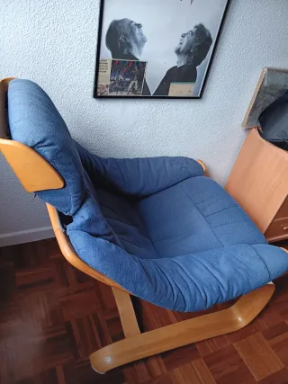 Sillón individual azul y marrón