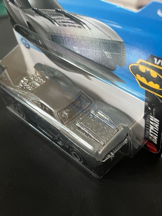 Hot Wheels Batmobile Batman 1/5