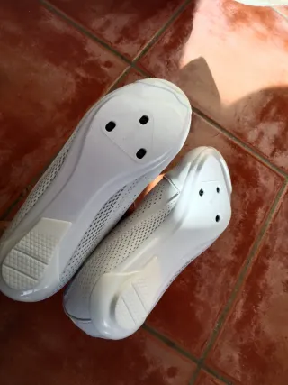 Calas Ciclismo Blancos Perforados talla 40