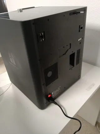 Impresora 3D Bambu Lab P1S Cerrada