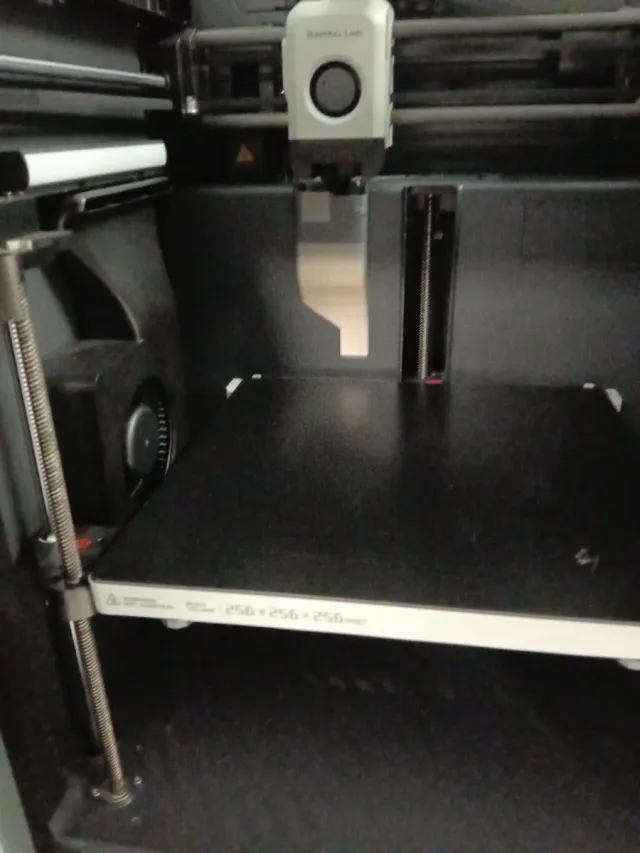 Impresora 3D Bambu Lab P1S Cerrada