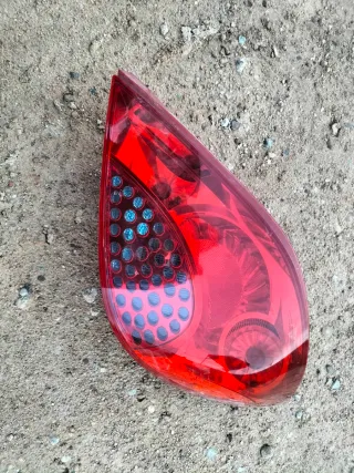 Piloto trasero derecho Peugeot 207