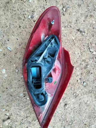 Piloto trasero derecho Peugeot 207