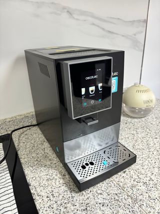 Cafetera Cecotec Superautomática