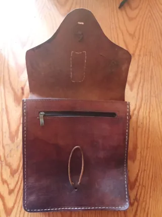 Bolso de cuero artesanal