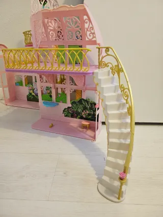 Castello Barbie rosa