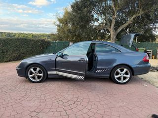 Mercedes-Benz  CLK 2005