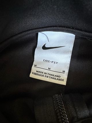 Chaqueta deportiva Nike negra