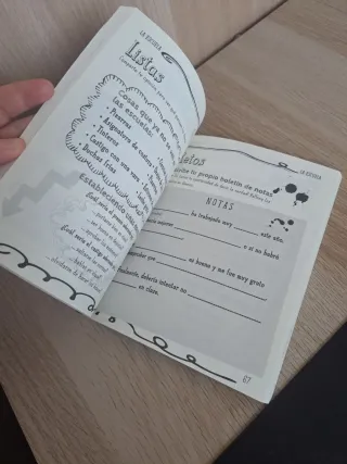 El libro antiaburrimiento: Ilustrado por Scott ...