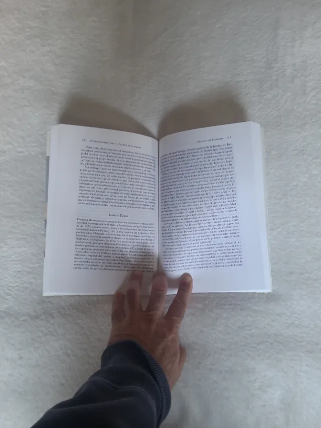 Tiranosaurus Rex y el Cráter de la Muerte