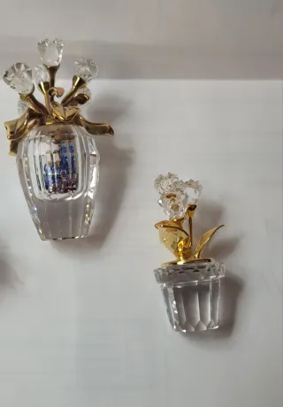 Lote 2 figuras Swarovski maceta con flores