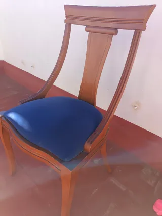 6 Sillas de comedor de madera y terciopelo