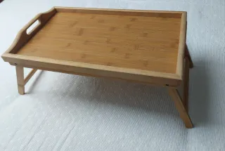 Bandeja de madera para cama. 50x30x24