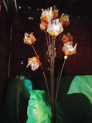 Lámpara de cristal y metal estilo flor