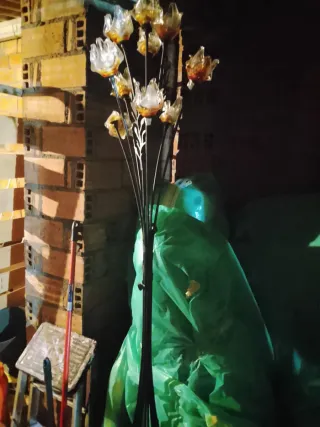 Lámpara de cristal y metal estilo flor