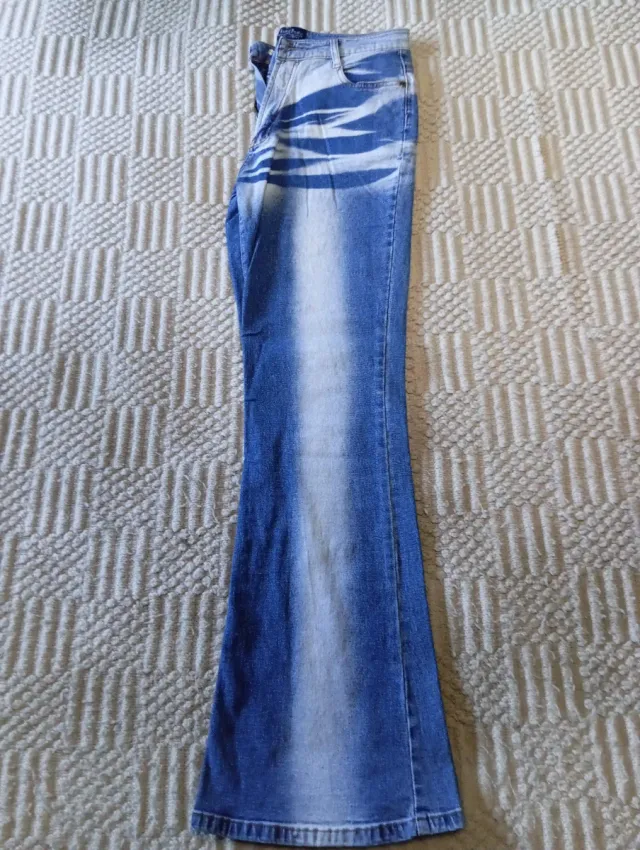 Vaqueros mujer flare desgastados elástico